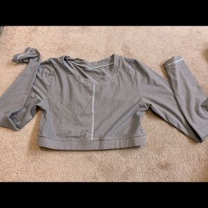 Savvi size large black and white crop top